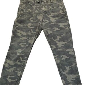 American Eagle Outfitters Olive Camouflage Pants